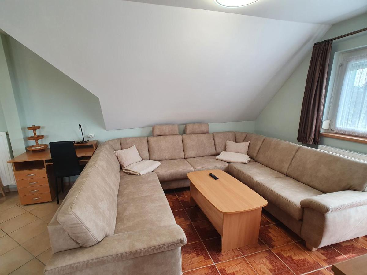 Krisztián Apartmanház Vonyarcvashegy Esterno foto