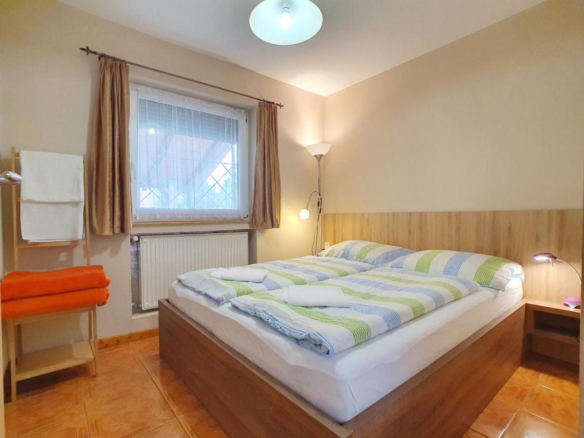 Krisztián Apartmanház Vonyarcvashegy Esterno foto