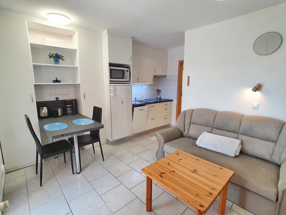 Krisztián Apartmanház Vonyarcvashegy Esterno foto