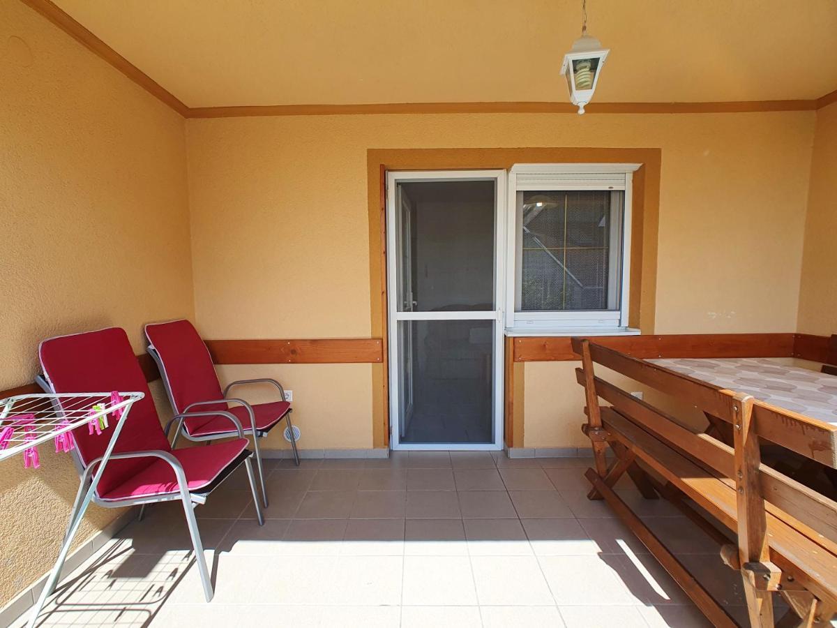 Krisztián Apartmanház Vonyarcvashegy Esterno foto