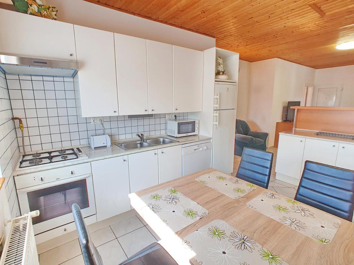 Krisztián Apartmanház Vonyarcvashegy Esterno foto